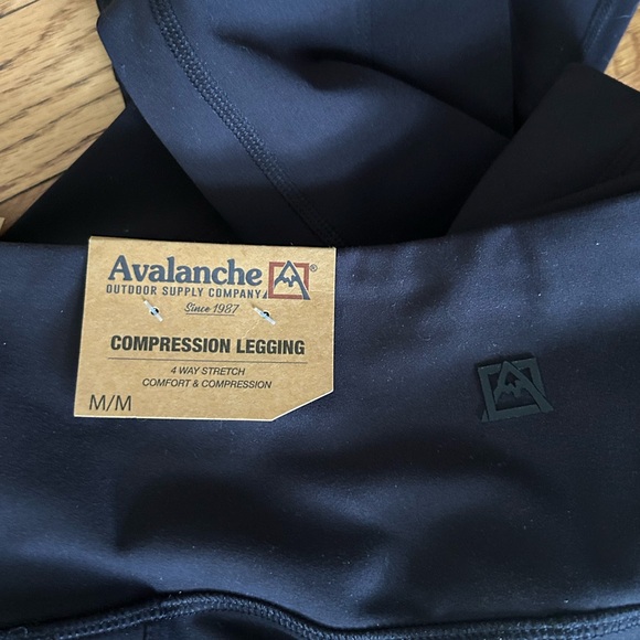 Avalanche Women’s Black Compression Leggings - Size M - NEW WITH TAGS - Picture 8 of 8